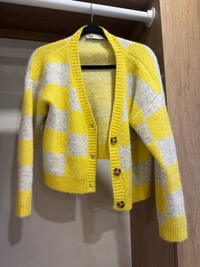 Zara Yellow and Cream Checkerboard Cropped Cardigan